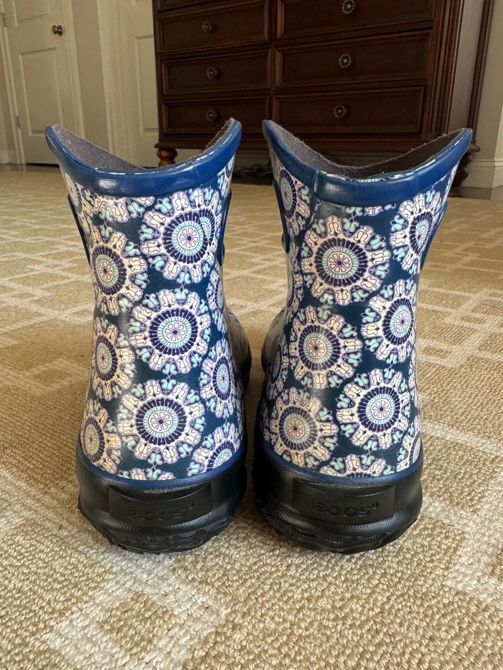 BOGS Patch Ankle Waterproof Rain Boots Blue Floral Print Gardening Shoes 9